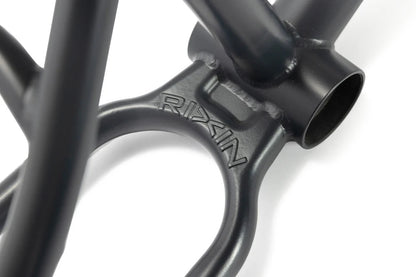 RIXIN BILLY PERRY SIGNATURE BIG APPLE FRAME Black Oro 20.75"